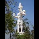 Die monumentale Figur auf dem Gelände eines Hanuman-Tempels
